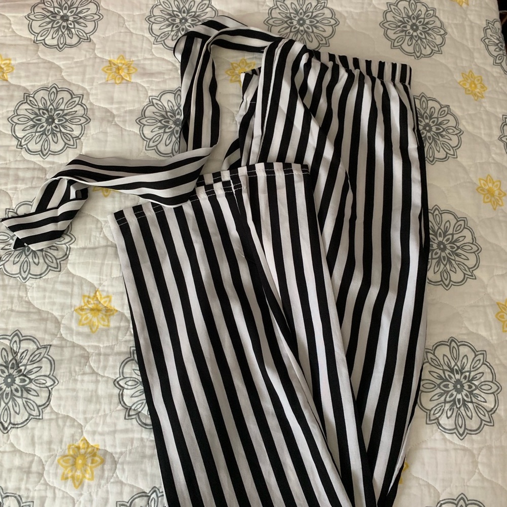 Tied waist vertical striped pants